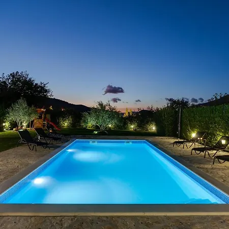 Villa Roko With 4 Bedrooms, 32sqm Heated Pool *