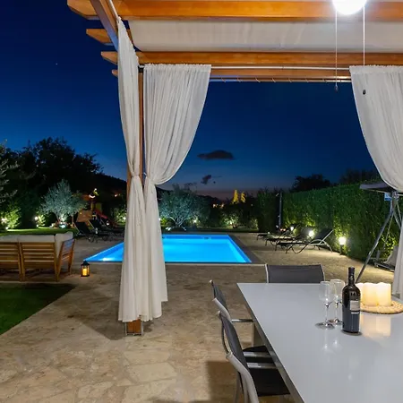 Roko With 4 Bedrooms, 32sqm Heated Pool Villa *