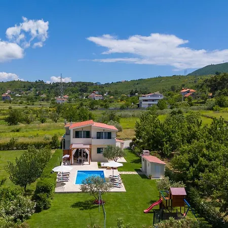 Villa Roko With 4 Bedrooms, 32sqm Heated Pool Tugare