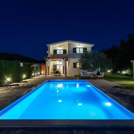 Villa Roko With 4 Bedrooms, 32sqm Heated Pool *
