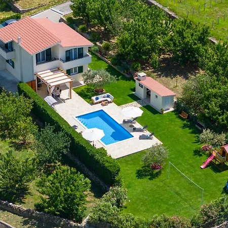 Villa Roko With 4 Bedrooms, 32sqm Heated Pool *
