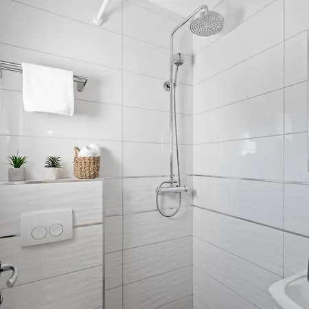 Roko With 4 Bedrooms, 32sqm Heated Pool