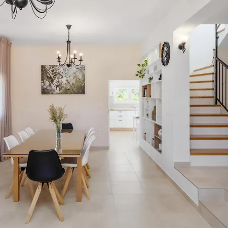 Roko With 4 Bedrooms, 32sqm Heated Pool Villa